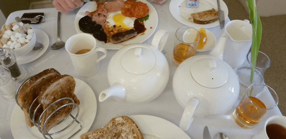 LOOK AT HOW BIG THE TEAPOTS ARE!